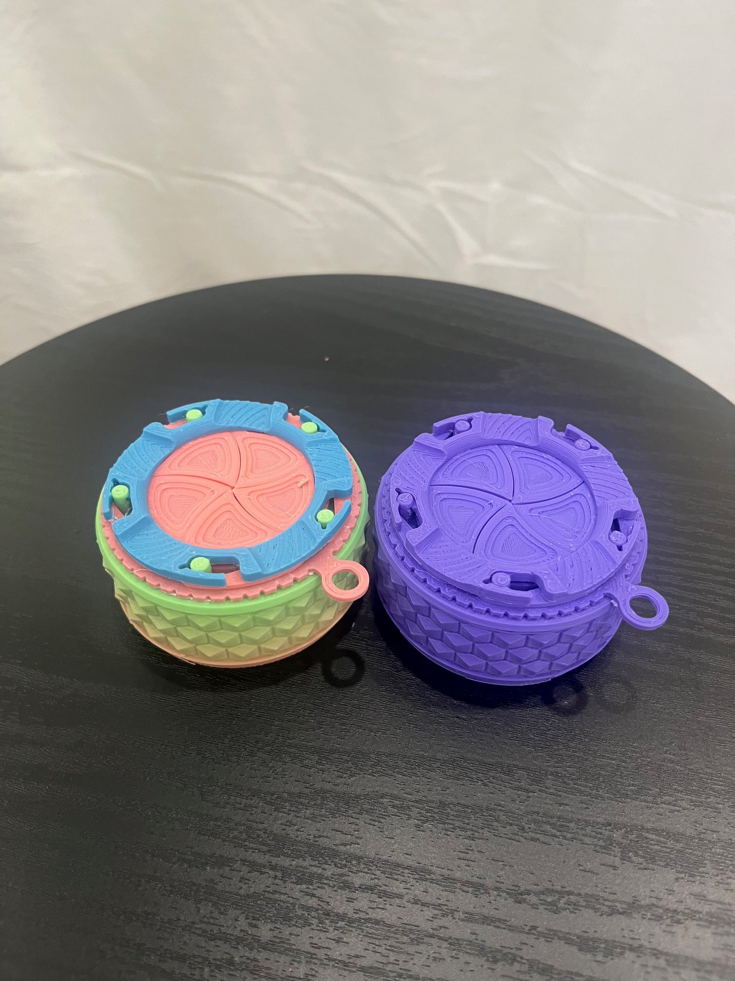 Twist and Reveal Iris Box
