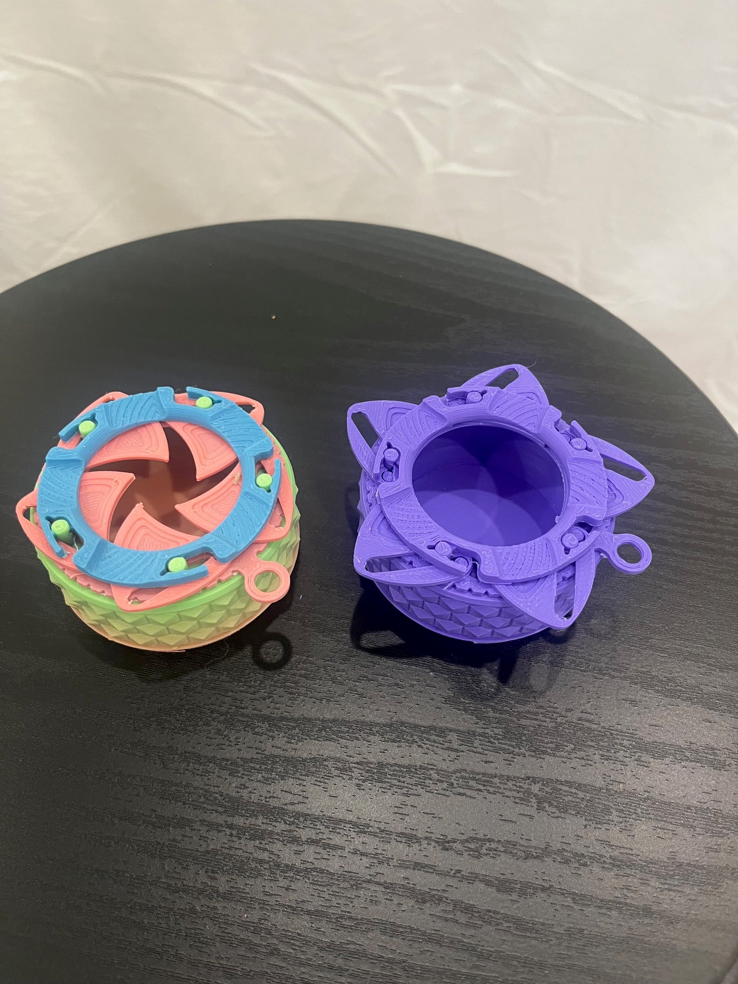 Twist and Reveal Iris Box